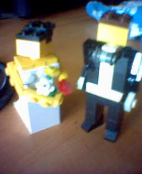 http://monkey.org/~jose/moblog/pics/cake_toppers.jpg