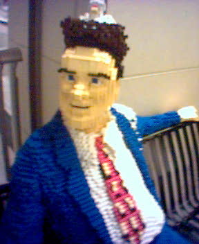 http://monkey.org/~jose/moblog/pics/lego_bench_man.jpg