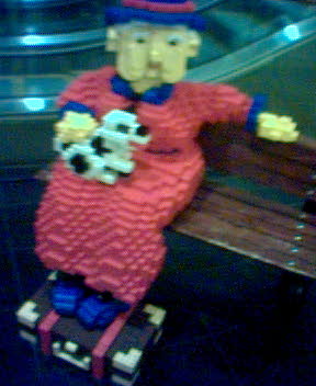 http://monkey.org/~jose/moblog/pics/lego_bench_woman.jpg